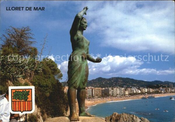 Lloret de Mar Monumento a La Mujer Marinera Playa Sta