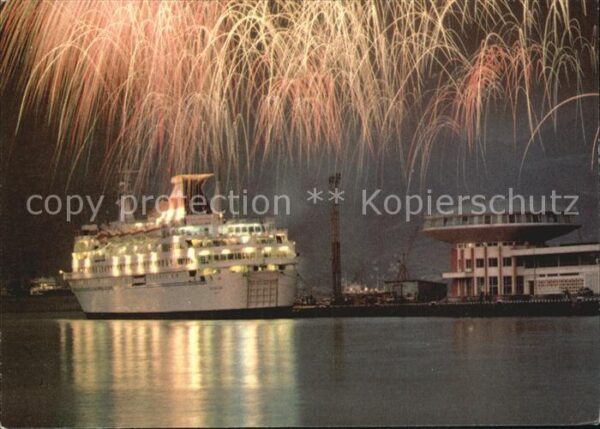 Noworossijsk Passagierdampfer Marinestation Feuerwer