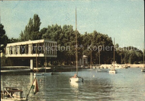 Balatonfoeldvar Uferpartie am Plattensee Segelboot