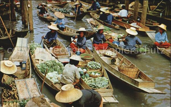 Rajchaburi Floathing Market