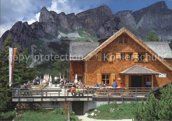 Maurach Tirol Erfurter Hütte mit Rofan-Hochgebirge