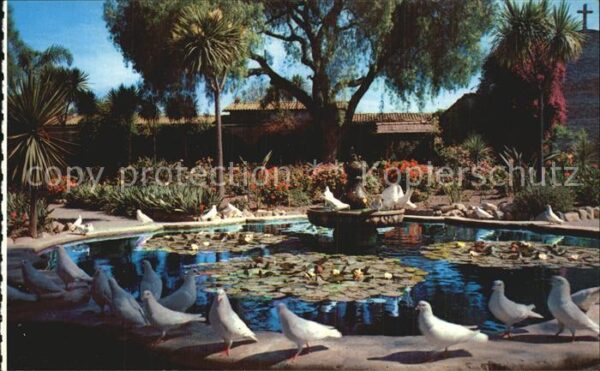 San Juan Capistrano Brunnen mit Tauben