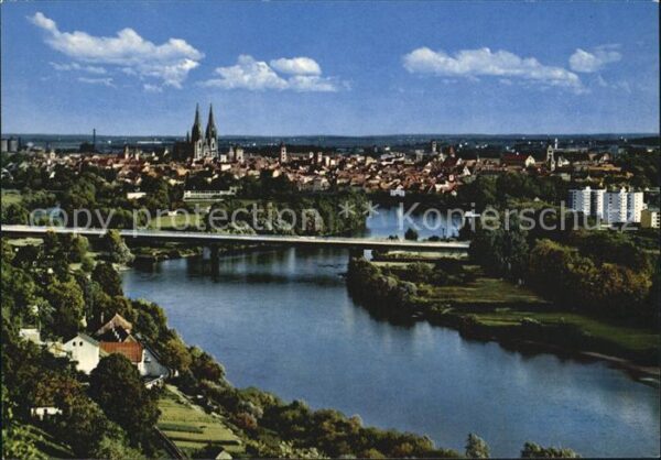 Regensburg mit neuer Donaubrücke Fliegeraufnahme
