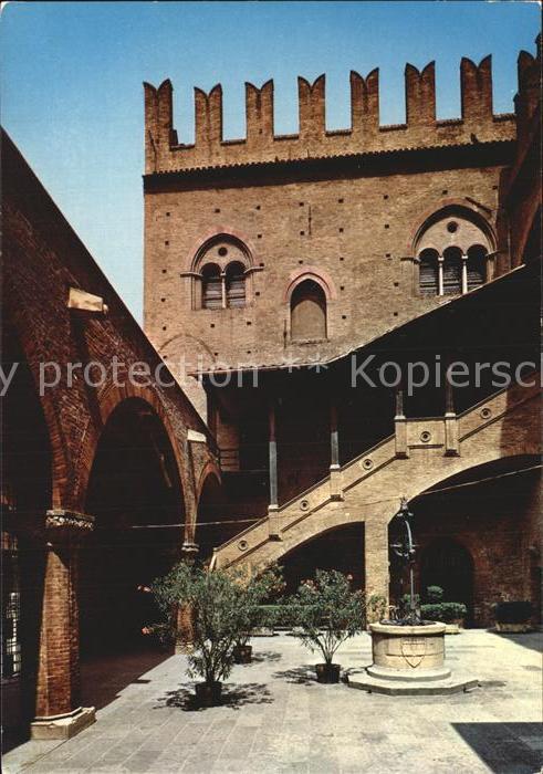 Bologna Palazzo de Enzo Innenhof