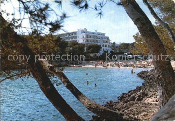 Cala d Or Strand