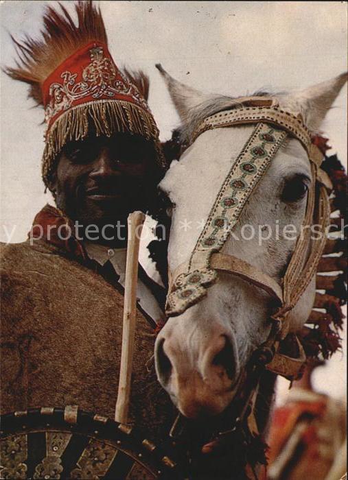 Typen Afrika Warrior in traditional Dress Ethiopia P