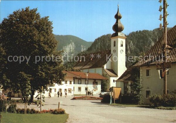 Inzell Dorfplatz mit Kirche