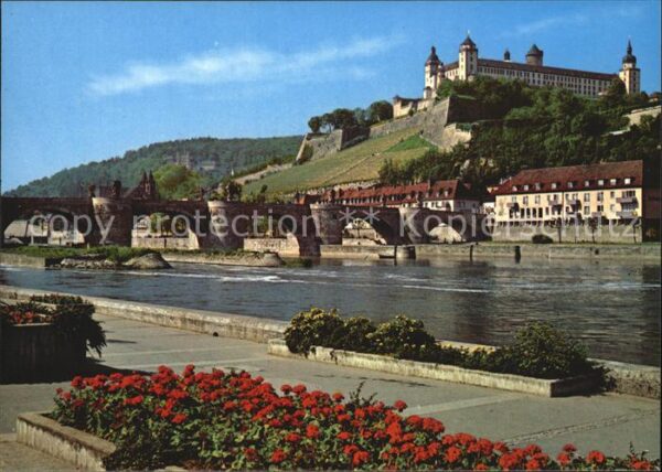 Wuerzburg Alte Mainbrücke und Festung Marienberg