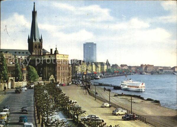 Duesseldorf Rheinufer