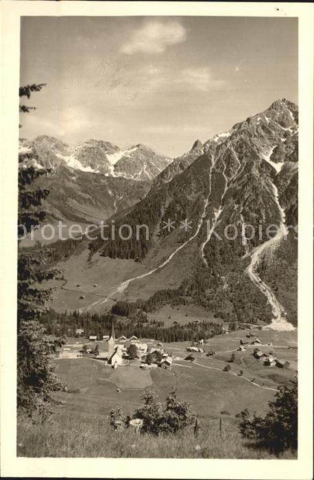 Mittelberg Kleinwalsertal mit Schafalpenköpfe und Elfer Allgäuer