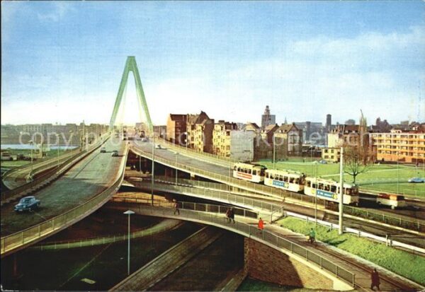 Koeln Rhein Severinsbrücke Strassenbahn