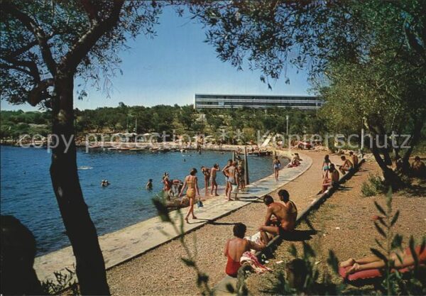 Cres Strandpromenade