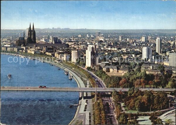 Koeln Rhein Dom Rheinufer