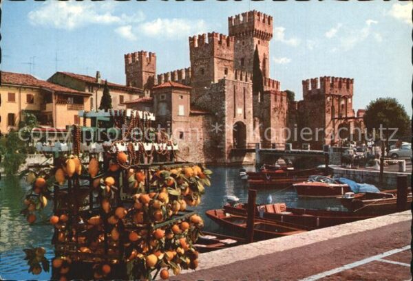Sirmione Lago di Garda Darsena e Castello