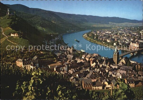 Bernkastel-Kues mit Ruine Landshut