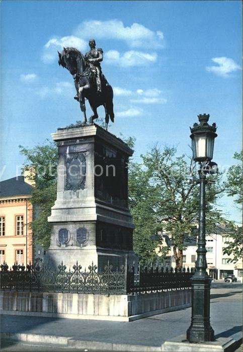 LUXEMBOURG  Luxemburg Monument equestre de Guillaume II Roi d