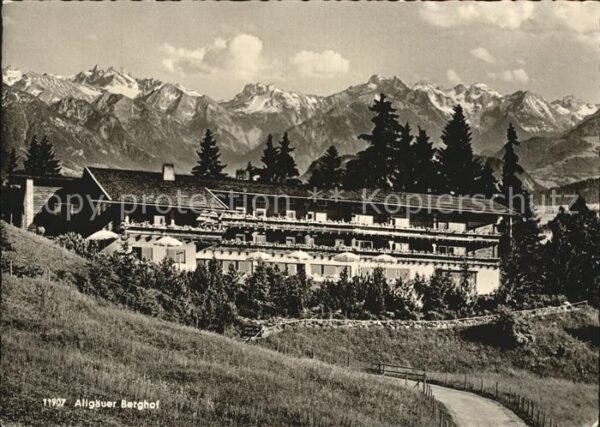 Sonthofen Oberallgaeu Allgäuer Berghof mit Alpe Eck Alpenpano