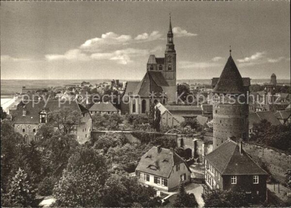 Tangermuende Teilansicht Turm Stadtmauer Kirche Kupf