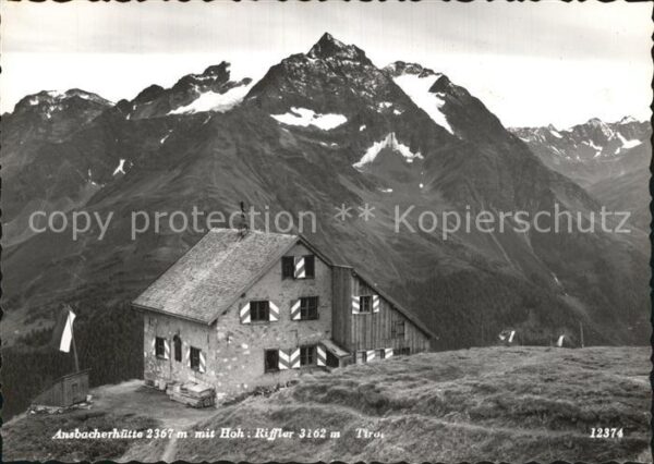 Ansbacherhuette mit Hohen Riffler
