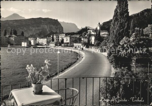 Torbole Lago di Garda Partie am See