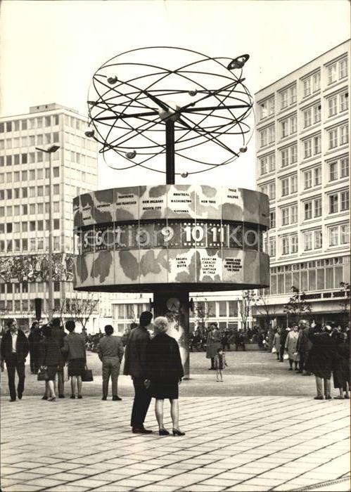 Berlin Urania Säule mit Weltzeituhr