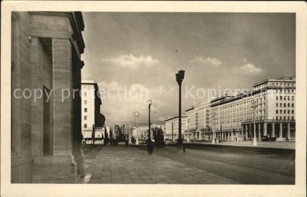 Berlin Stalinallee Blick zur HO Gaststätte War
