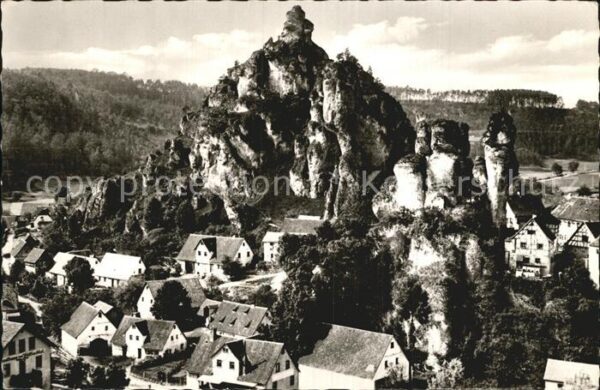 Tuechersfeld Teilansicht Felsen Fränkische Schweiz