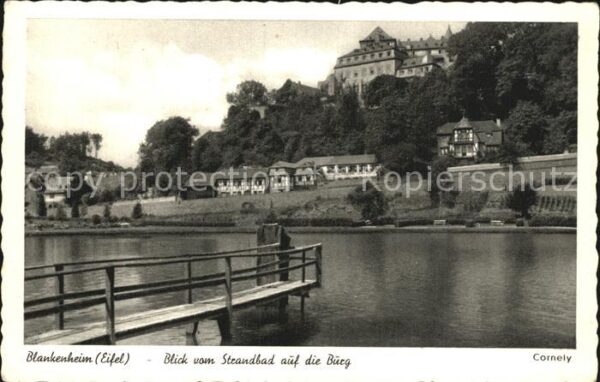 Blankenheim Eifel Blick vom Strandbad auf die Burg Restau