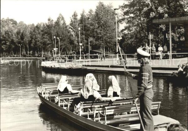Spreewald Kahn Wasserstrasse Trachten