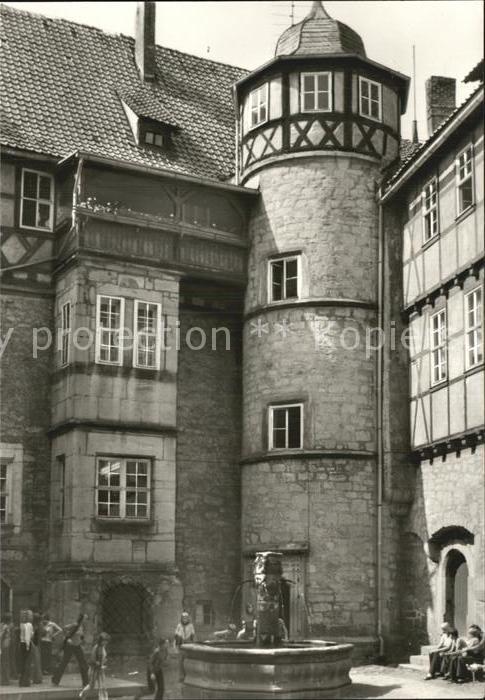 Schleusingen Schloss Bertholdsburg Schlosshof Brunne