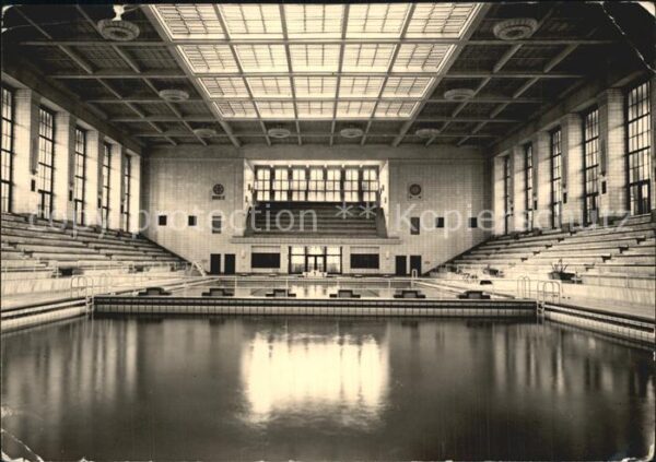 Rostock Hallenschwimmbad Neptun Halle mit Tribü