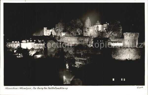 Monschau Burg bei Festbeleuchtung
