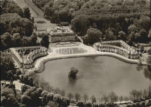 Duesseldorf Fliegeraufnahme Schloss Benrath