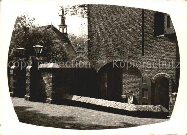 Delft Prinsenhof hoekje in de voorjaarszon