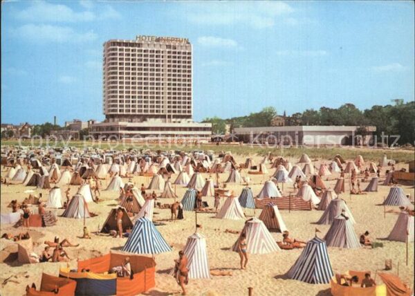 Warnemuende Ostseebad Strand und Hotel Neptun