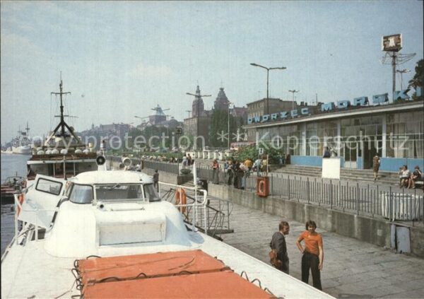 Szczecin Stettin Port na Odrze statki bialej floty przy