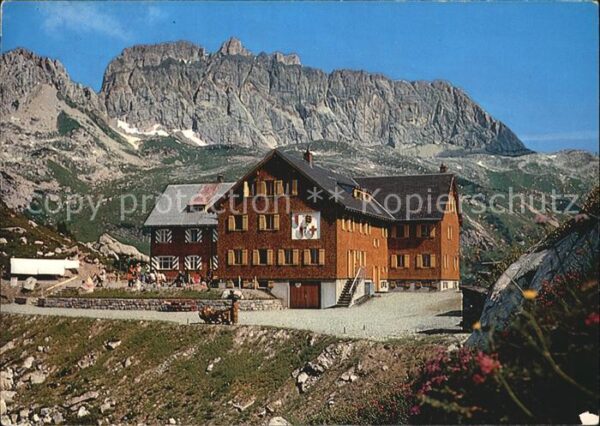 Freiburgerhuette mit Rote Wand
