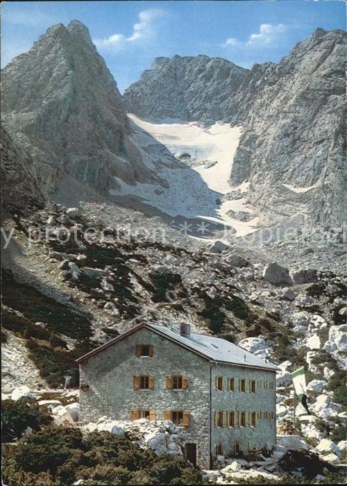 Blaueishuette Berchtesgaden mit Blaueisspitze Hochkalter und Blauei