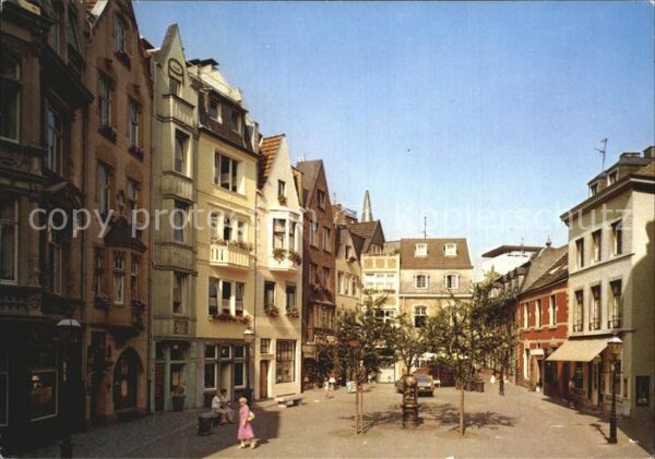 Bad Aachen kleiner Münsterplatz mit Vogelbrunnen