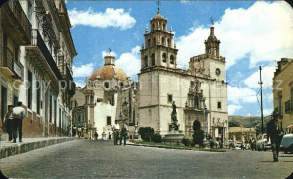Guanajuato Vista de la Basilica de Guanajuato