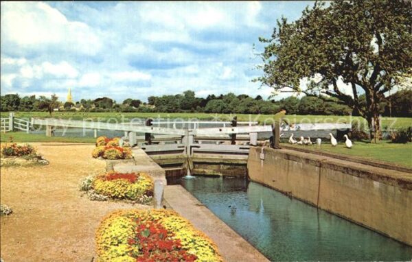 Lechlade St John Lock