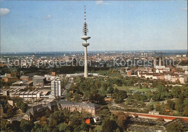 Hamburg Stadtbild mit Fernsehturm Fliegeraufnah
