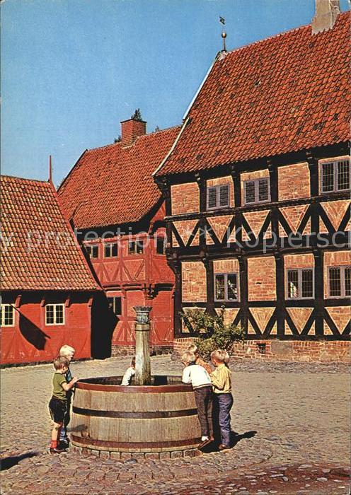 Arhus Torver Marktplatz Kinder am Brunnen Fac