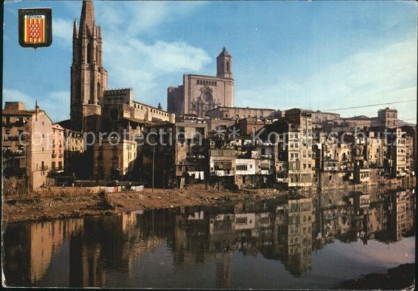 Gerona Vista parcial sobre el rio Onar Catedra