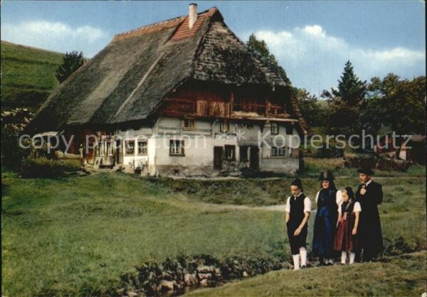Lauterbach Schwarzwald Bauernhof und Trachtengruppe