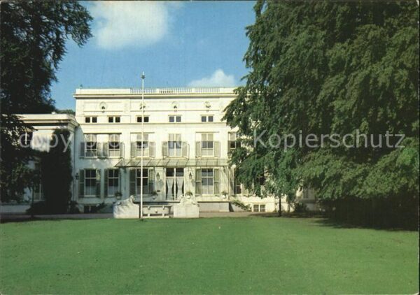 Wassenaar Rathaus mit Park