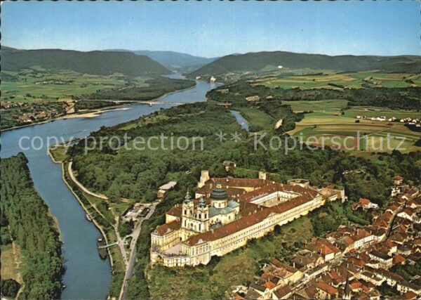 Melk Donau Fliegeraufnahme Benediktinerstift