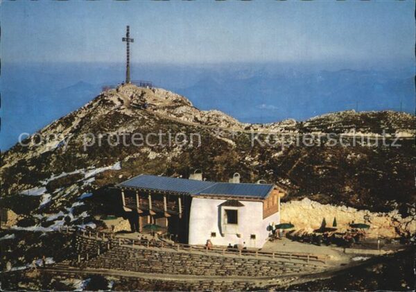 Untersberg Restaurant Hochalm mit Gipfelkreuz