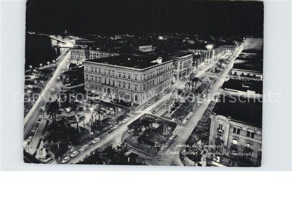Bari Puglia Handelskammer Cavour Korso bei Nacht