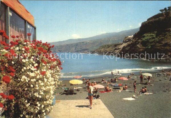 Puerto de la Cruz Playa de Martianez y acantilados